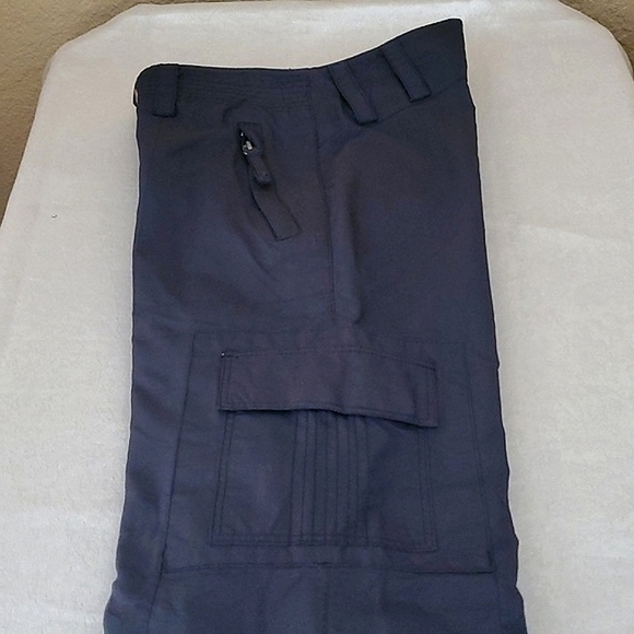 KEMPER Black Insulated Waterproof Snow Pants KIDS SIZE: 8 - Picture 4 of 9